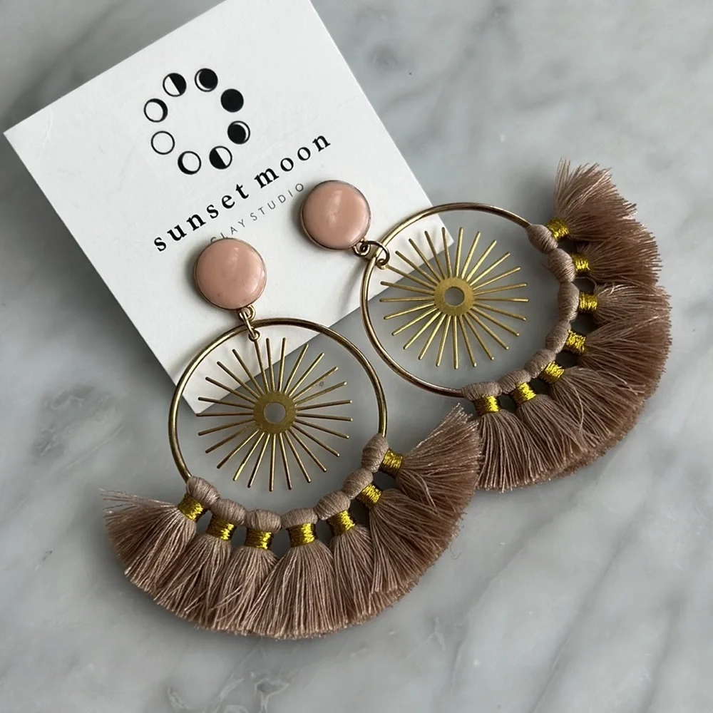 🌼HANDMADE🌼 Bohemian Sunburst Tassel Earrings, Buff and Tan